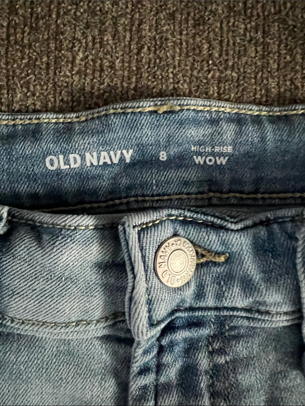 Old Navy Light Blue Denim Rolled-Hem Women’s Shorts - Picture 2 of 6